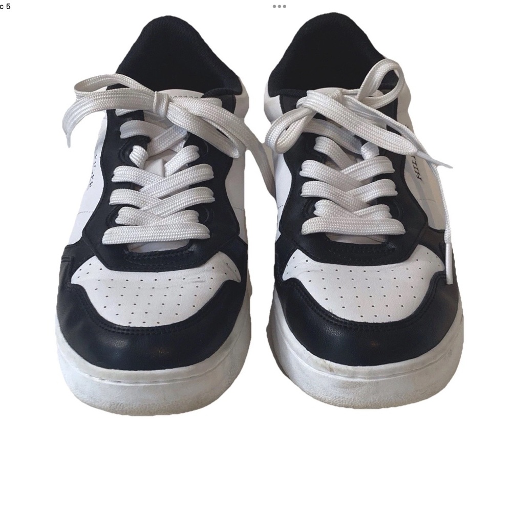 Tommy Hilfiger Court Shoes, Tizzi, Chunky Sole, Women’s Size 9 B&W Sneakers